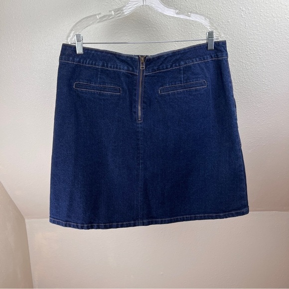 CHARTER CLUB Denim Skirt w/Exposed Back Zipper. Size 16. 4 Pockets - Picture 3 of 7